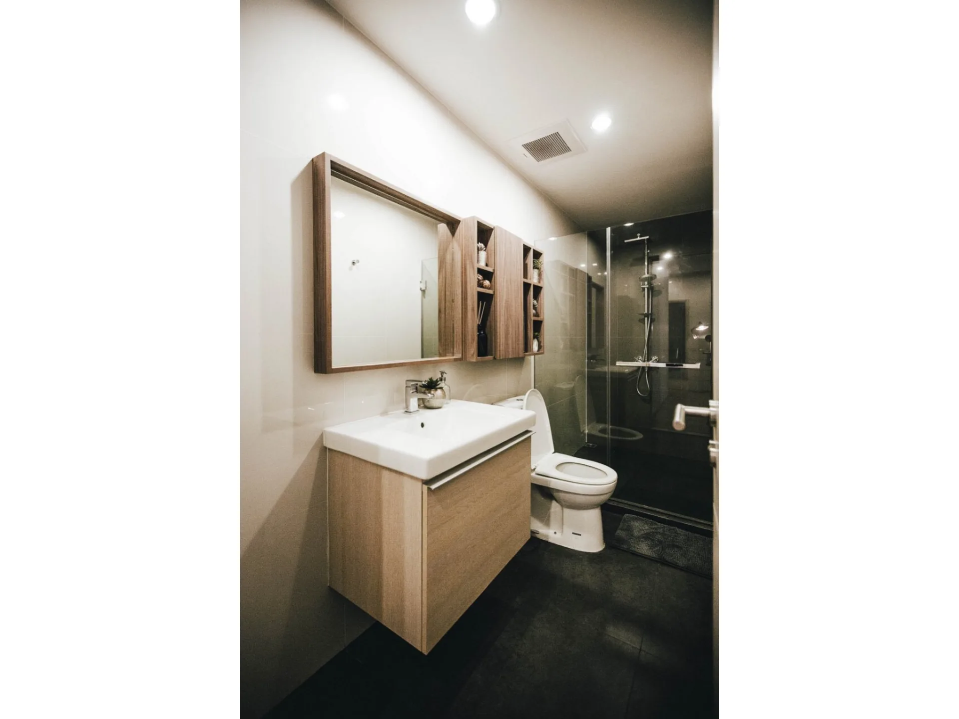 Property photos for The Capital Ekamai-Thonglor