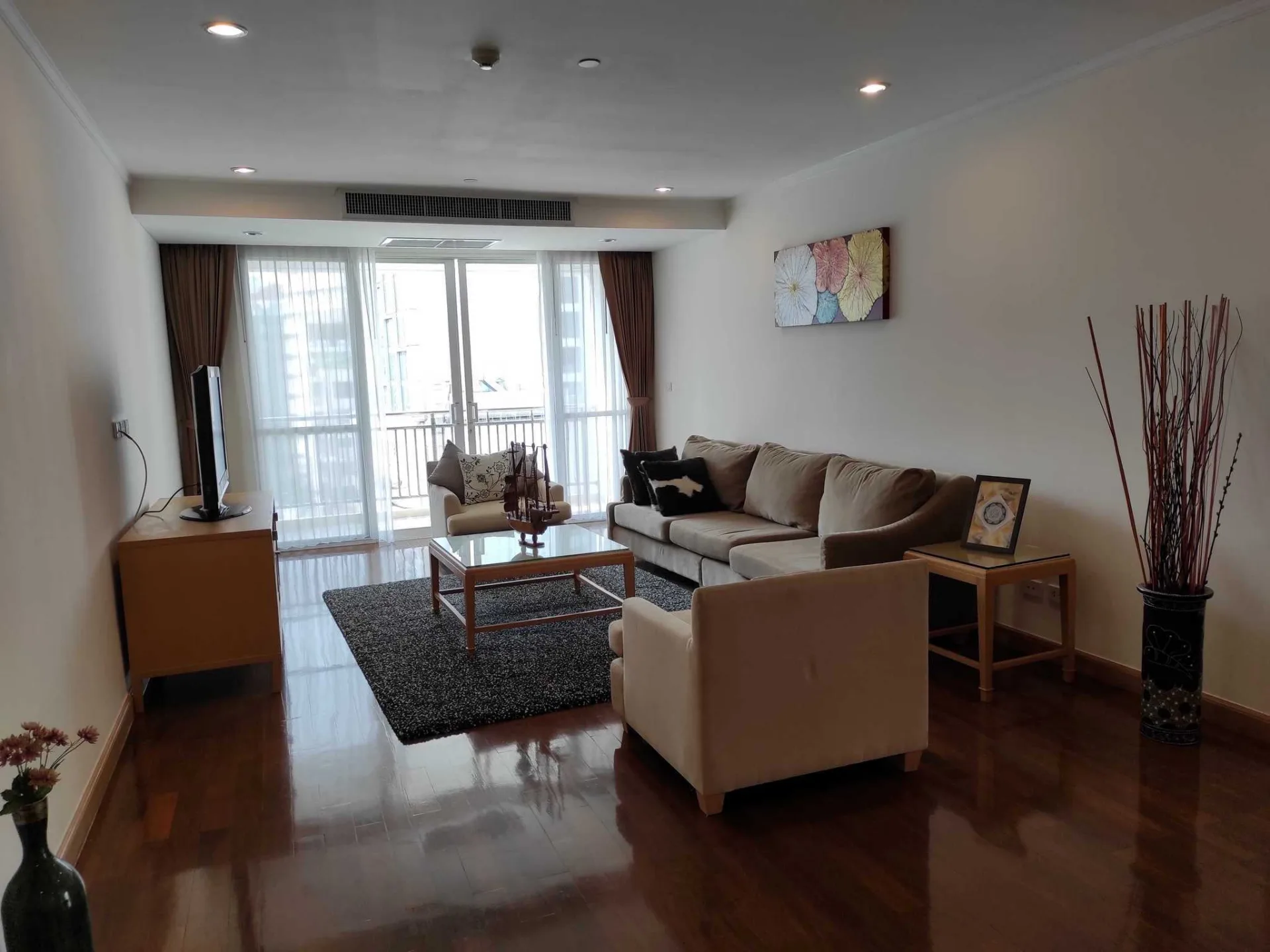 Property photos for Krungthep Thani Tower