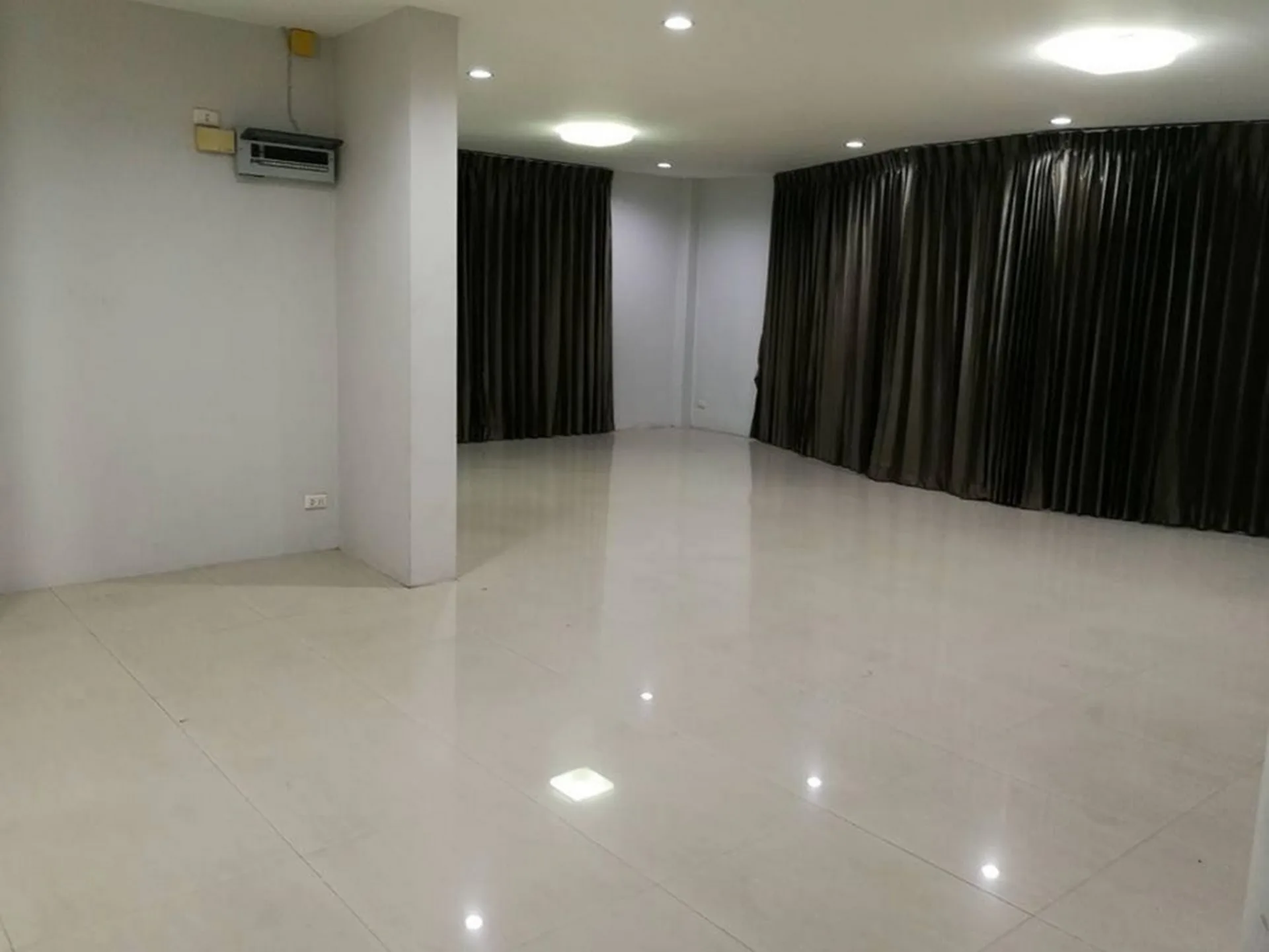 Property photos for Mu Ban Arena Garden Sukhumvit 77