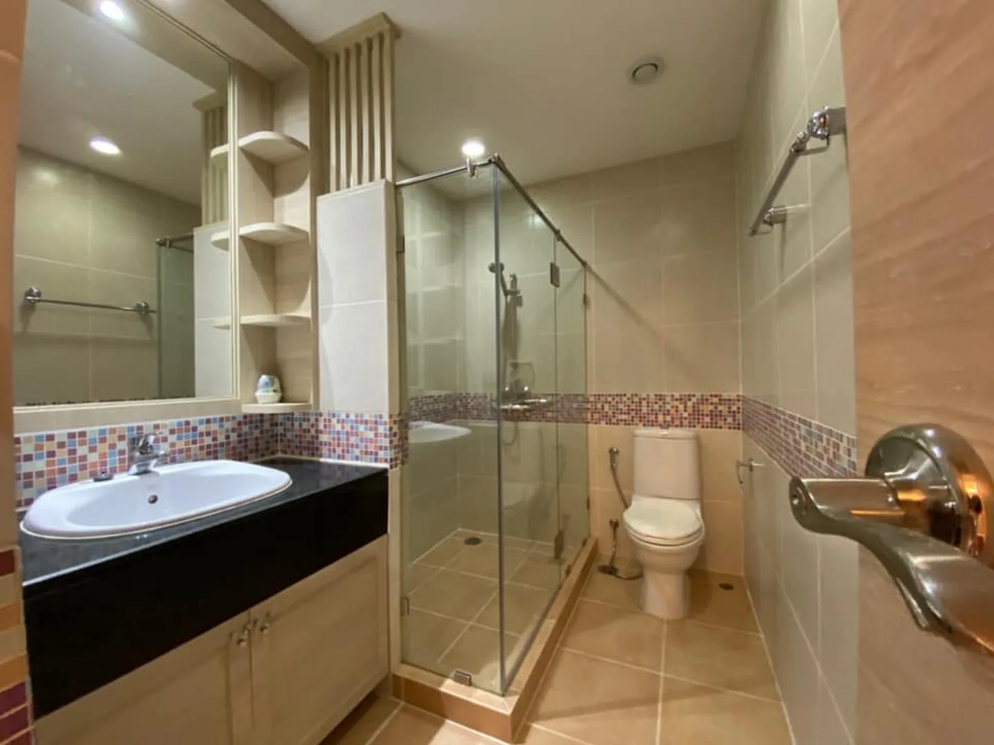 Property photos for Silom Grand Terrace