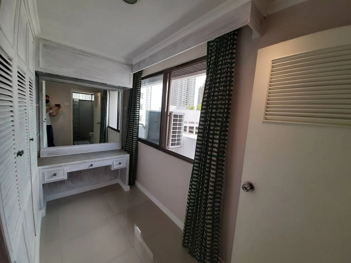 Property photos for Beverly Tower Condo