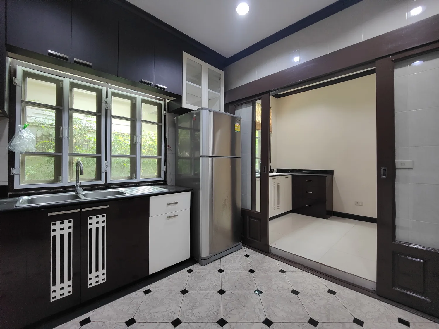 Property photos for Single House Charoen Mit 25