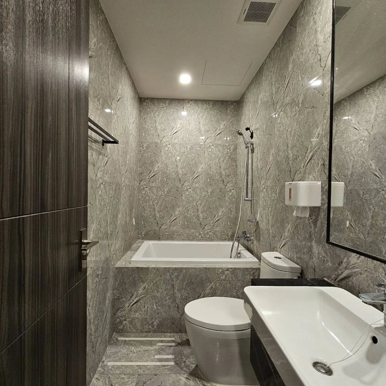 Property photos for Ashton Asoke