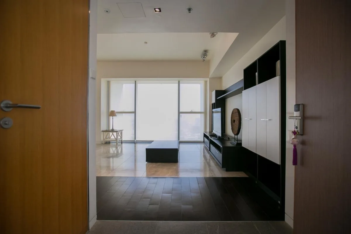Property photos for The Met
