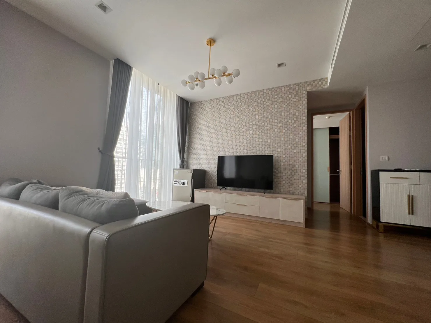 Property photos for Noble BE 33