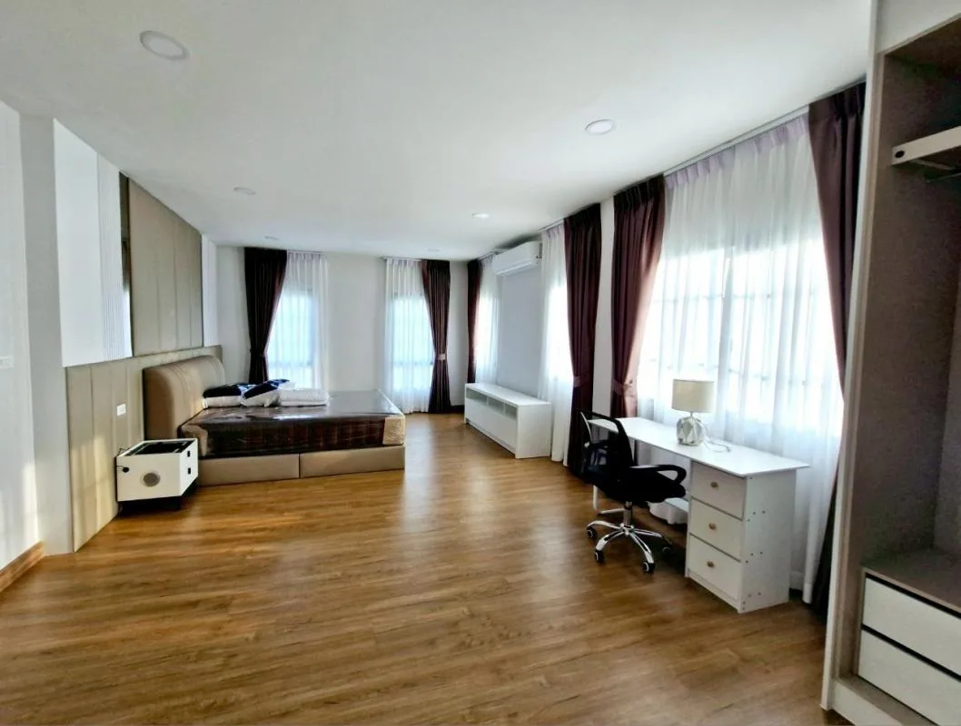 Property photos for Centro Bangna - Km.7