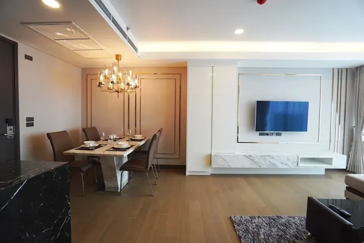 Property photos for Siamese Exclusive Queens