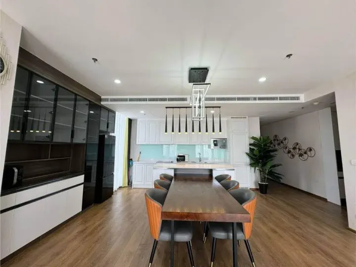 Property photos for Noble BE 33