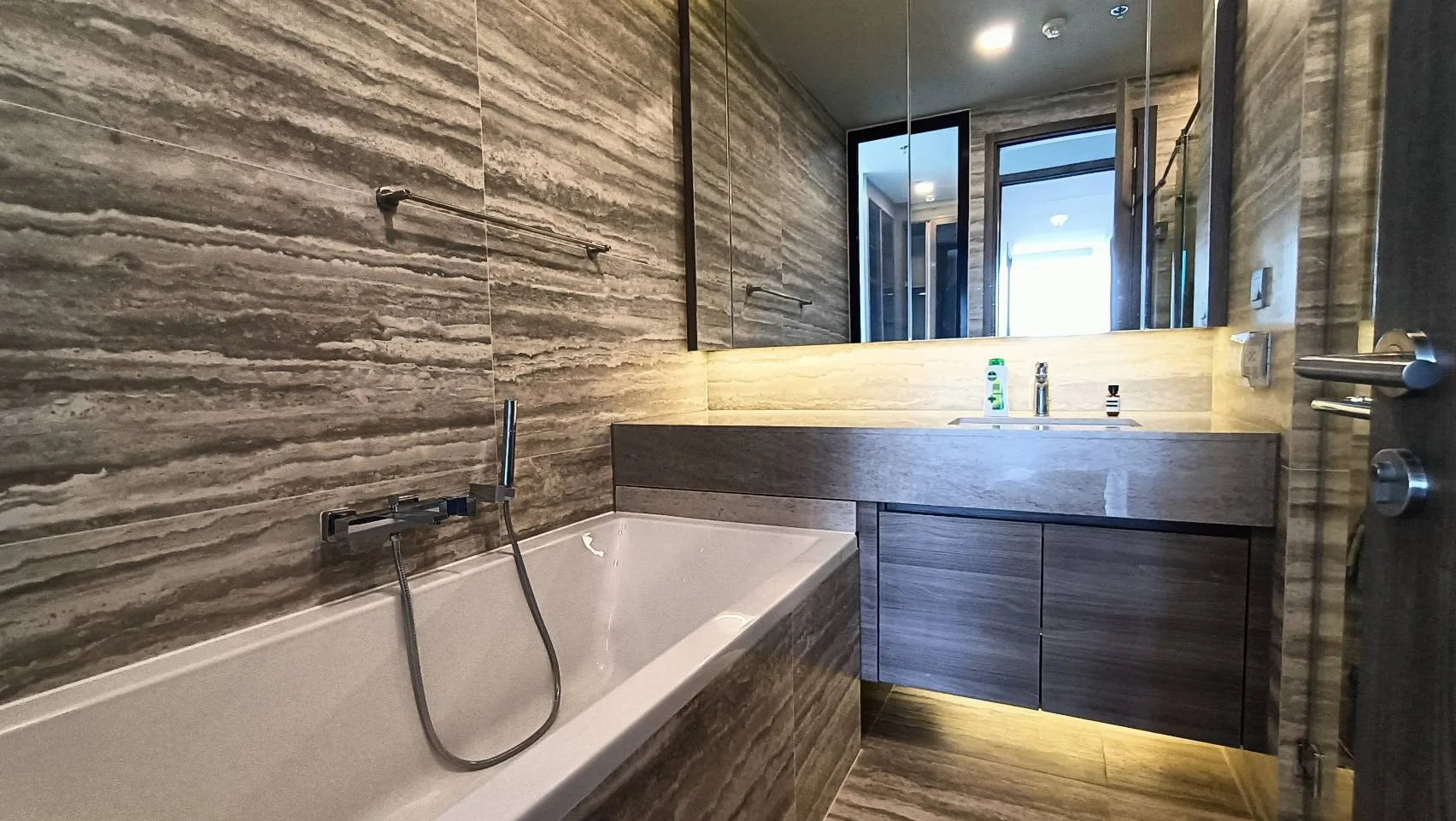 Property photos for Celes Asoke