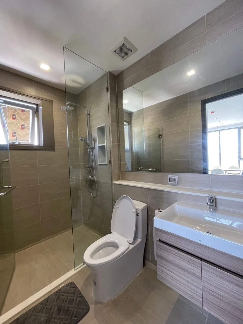 Property photos for Rhythm Charoenkrung Pavillion