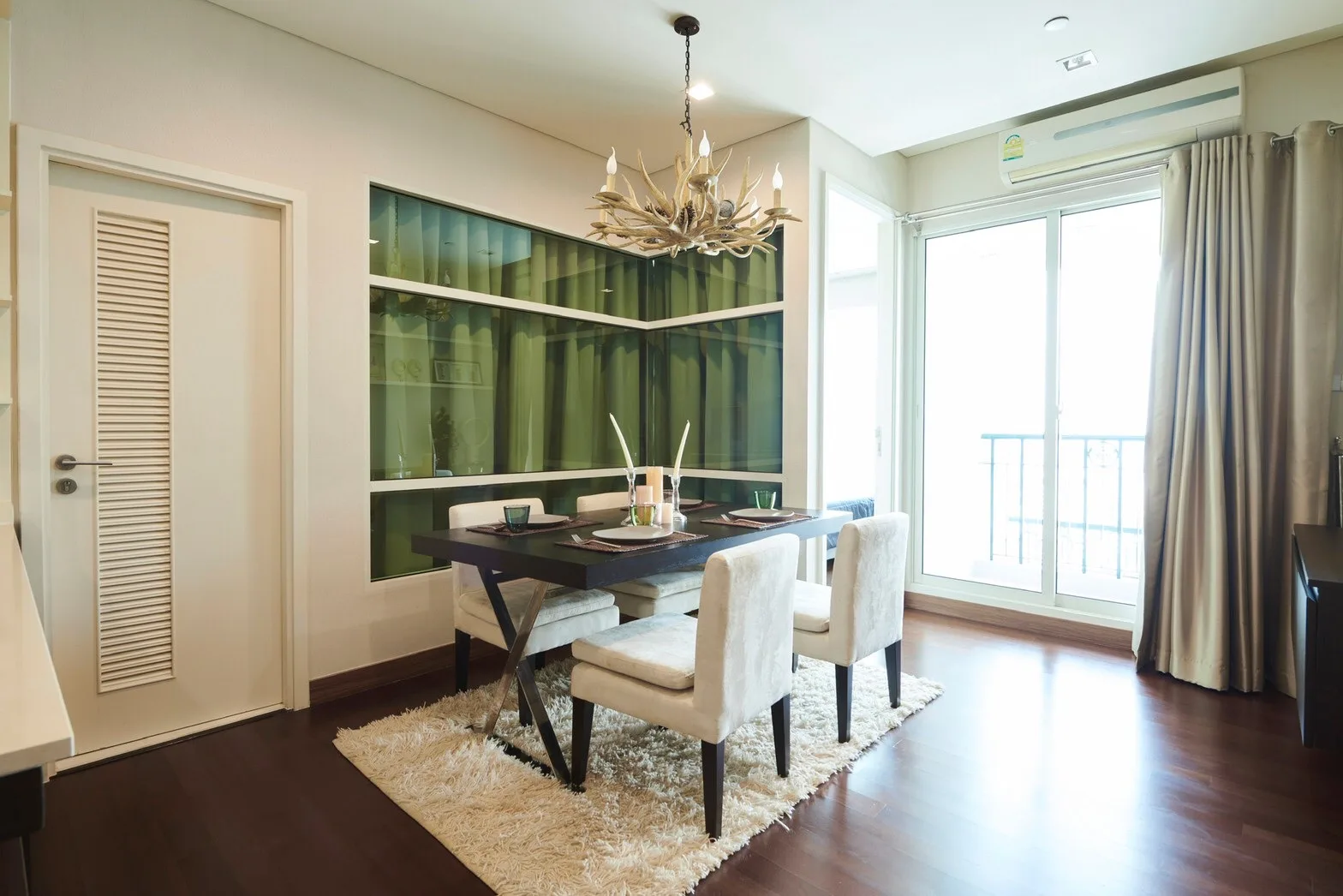 Property photos for Ivy Thonglor
