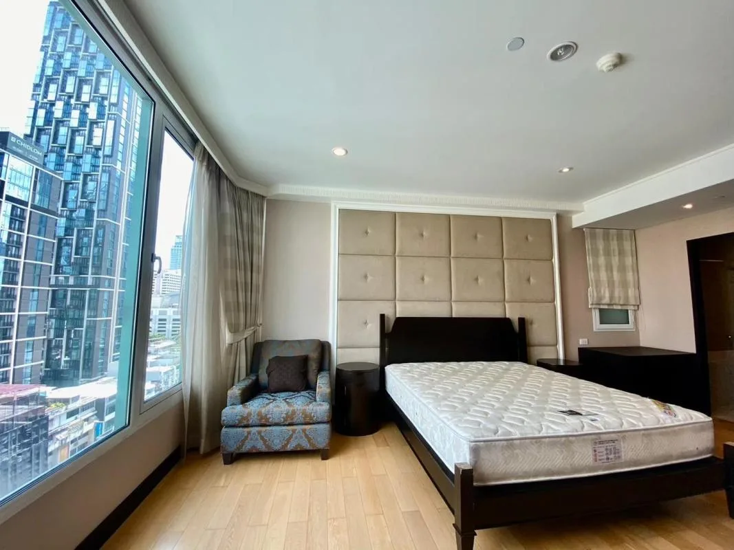 Property photos for The Park Chidlom