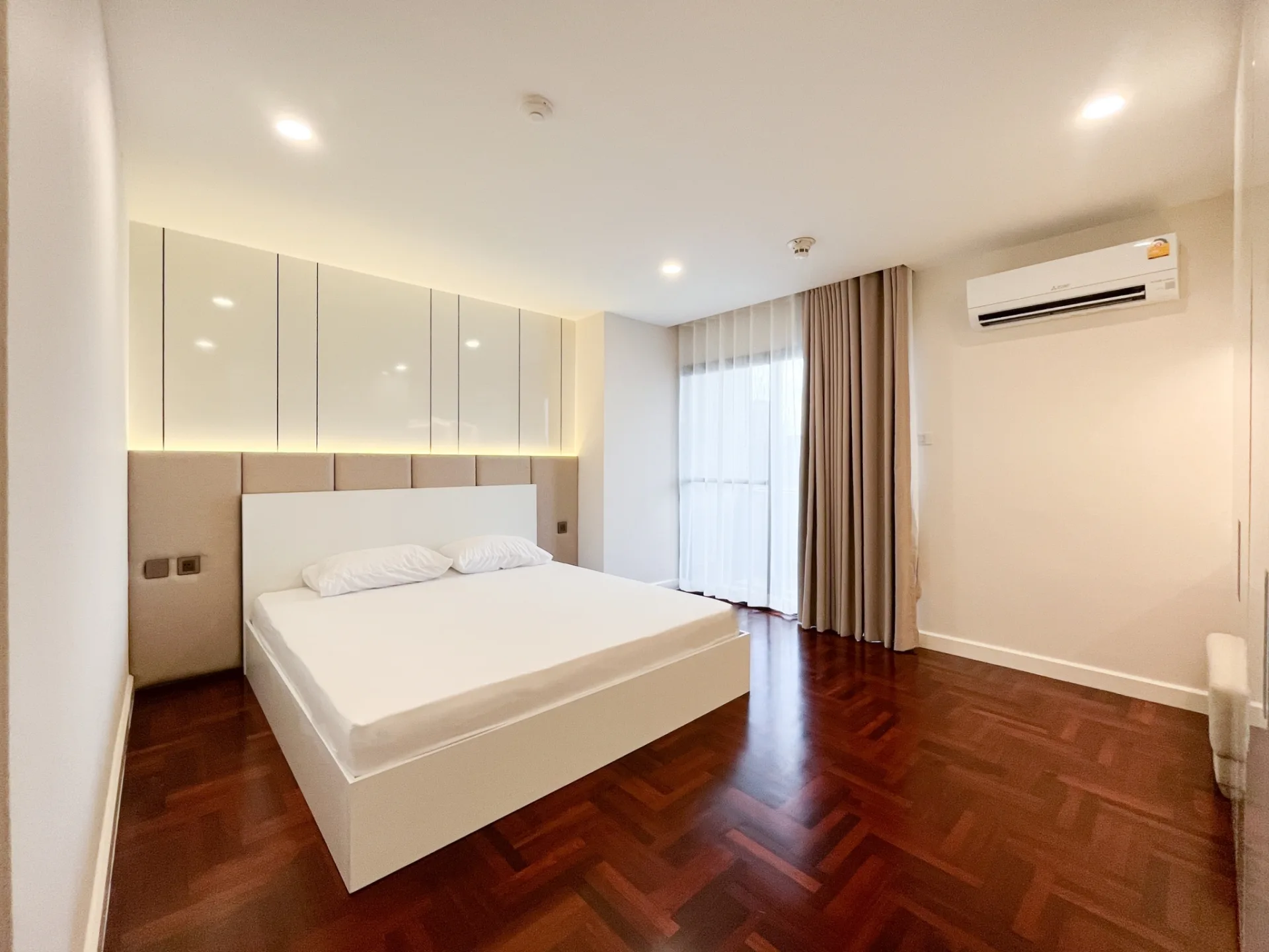 Property photos for Richmond Palace