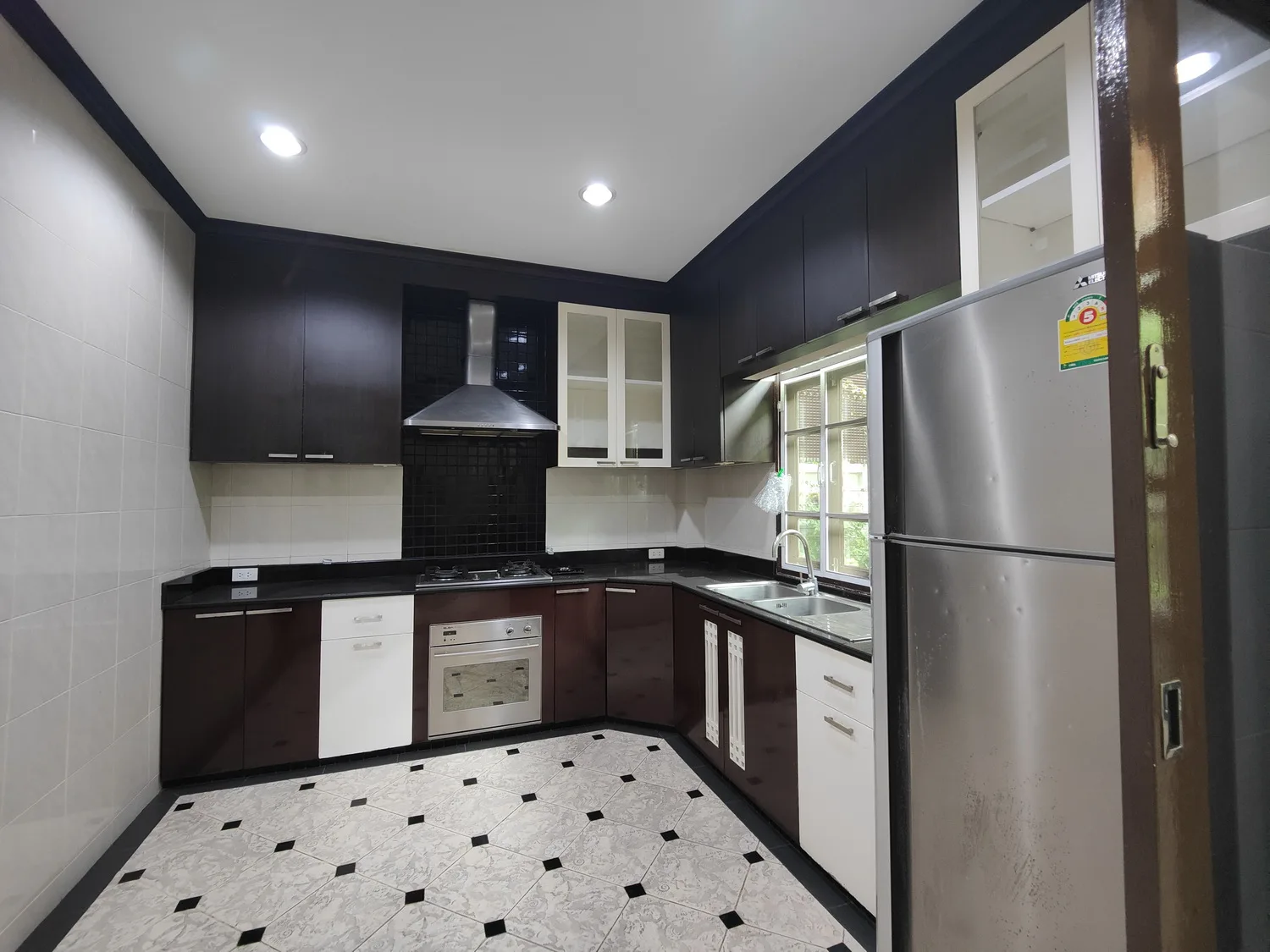 Property photos for Single House Charoen Mit 25