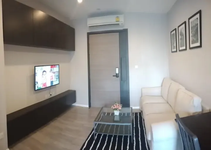 Property photos for The Room Sathorn - St.Louis