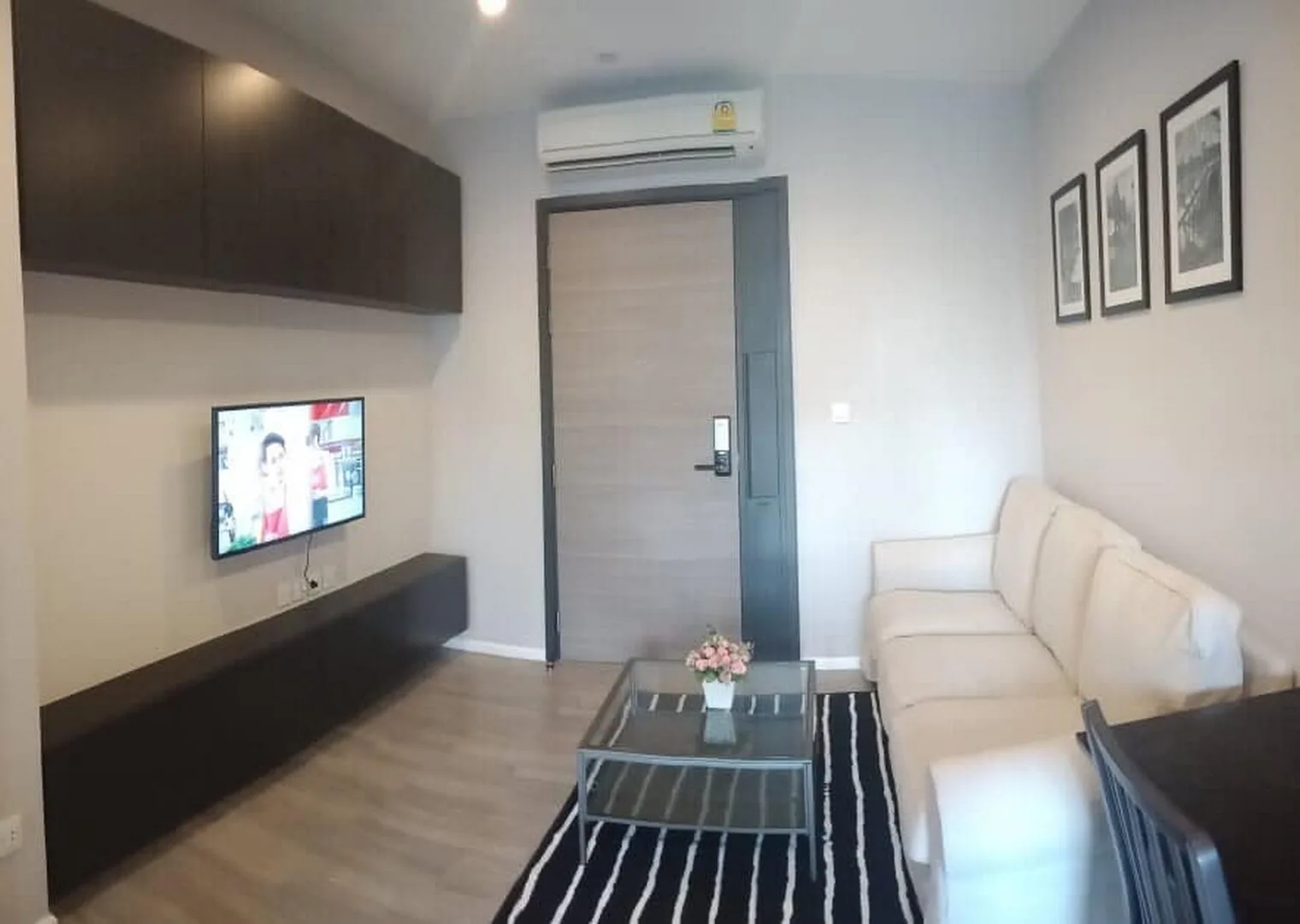 Property photos for The Room Sathorn - St.Louis