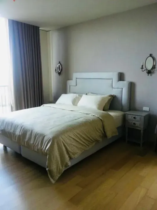 Property photos for Noble ReD