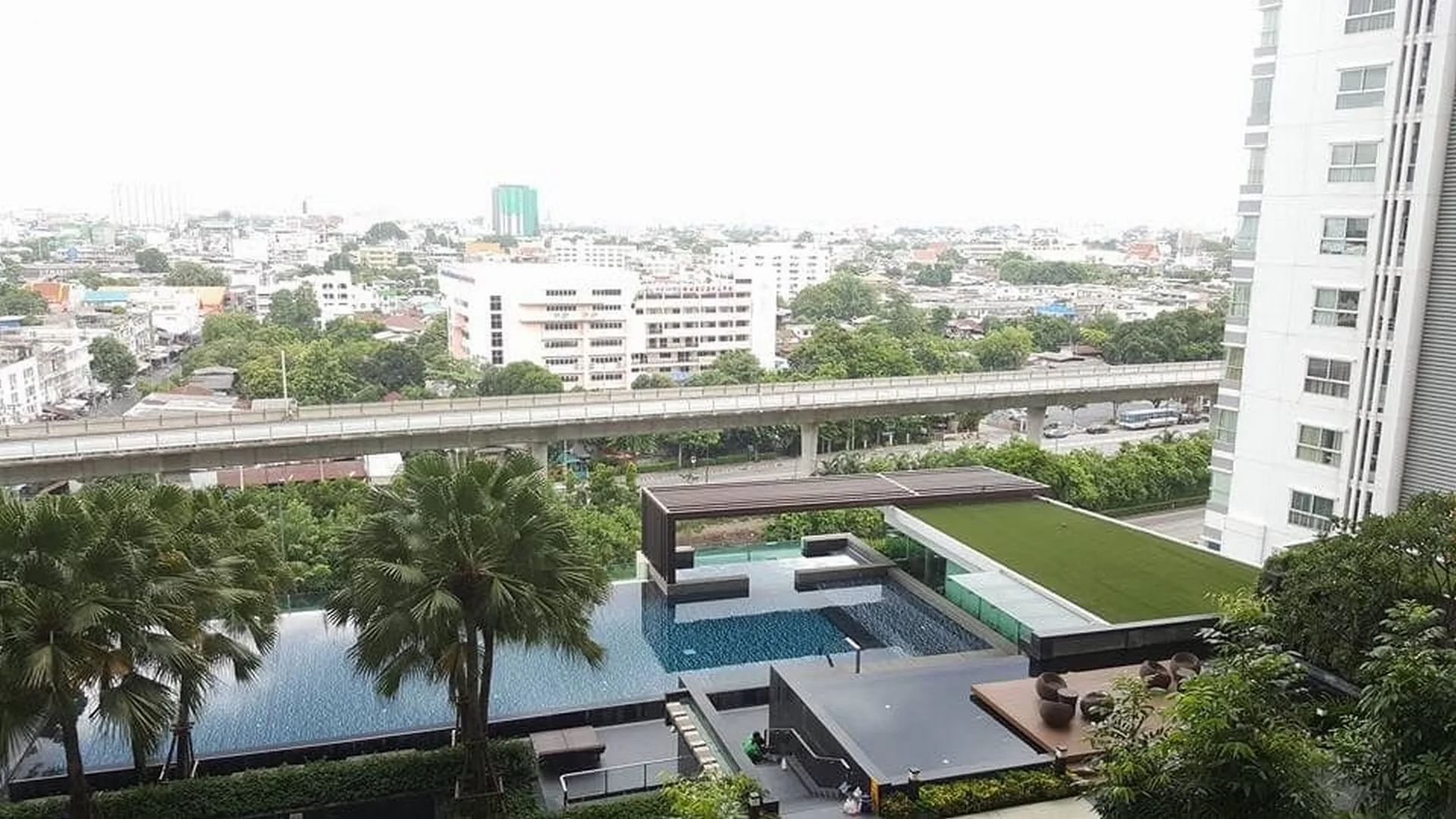 Property photos for The Parkland Grand Taksin