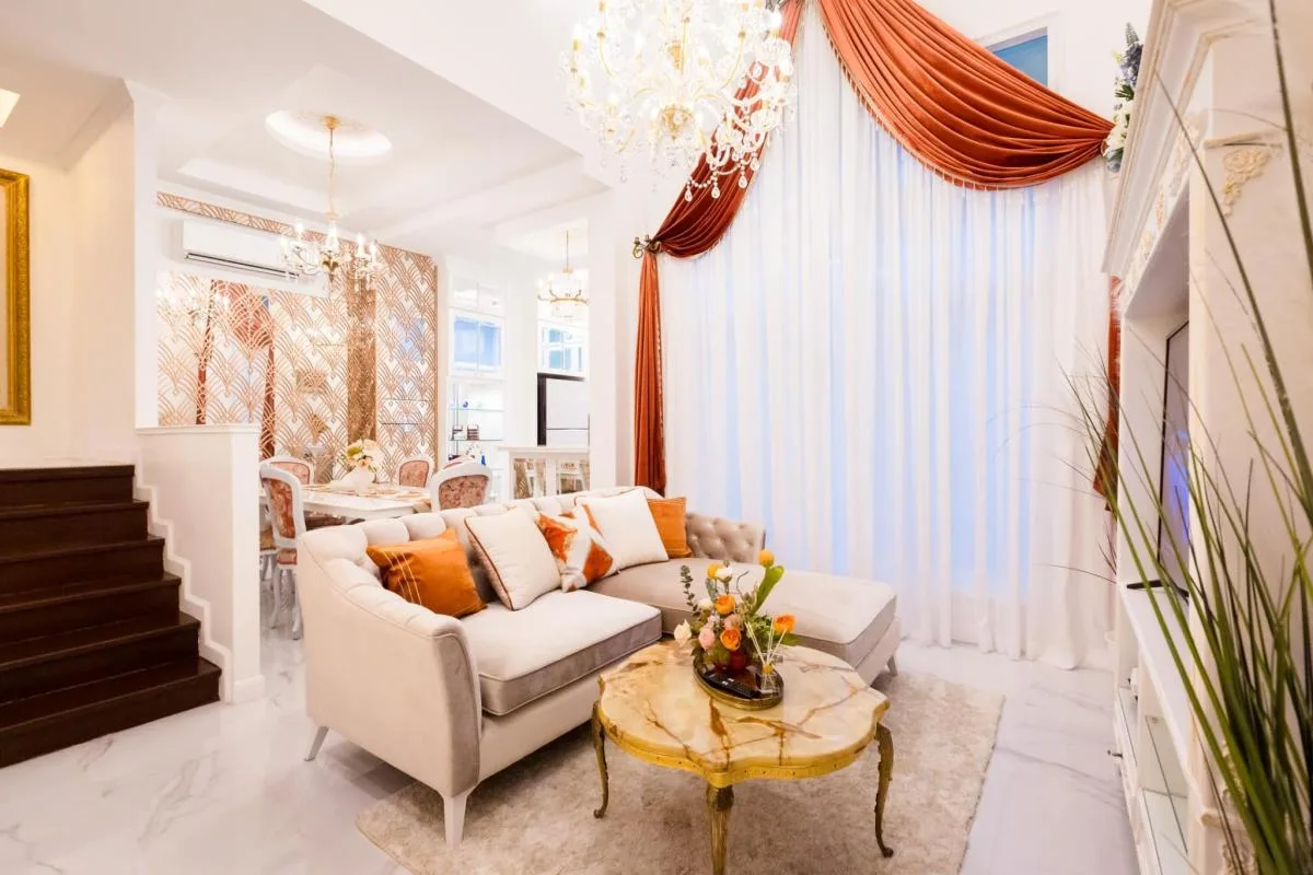 Property photos for The Luna Sabaispace