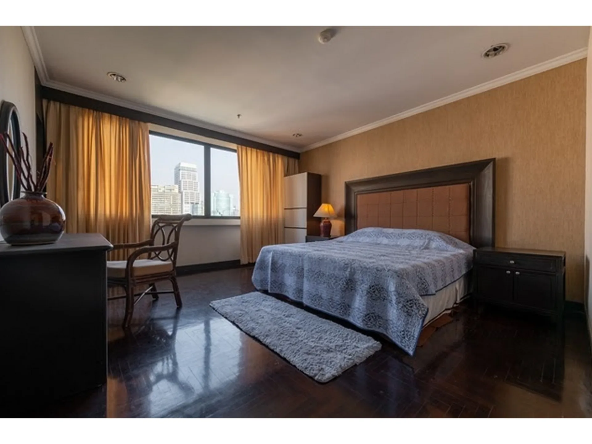 Property photos for Lake Green