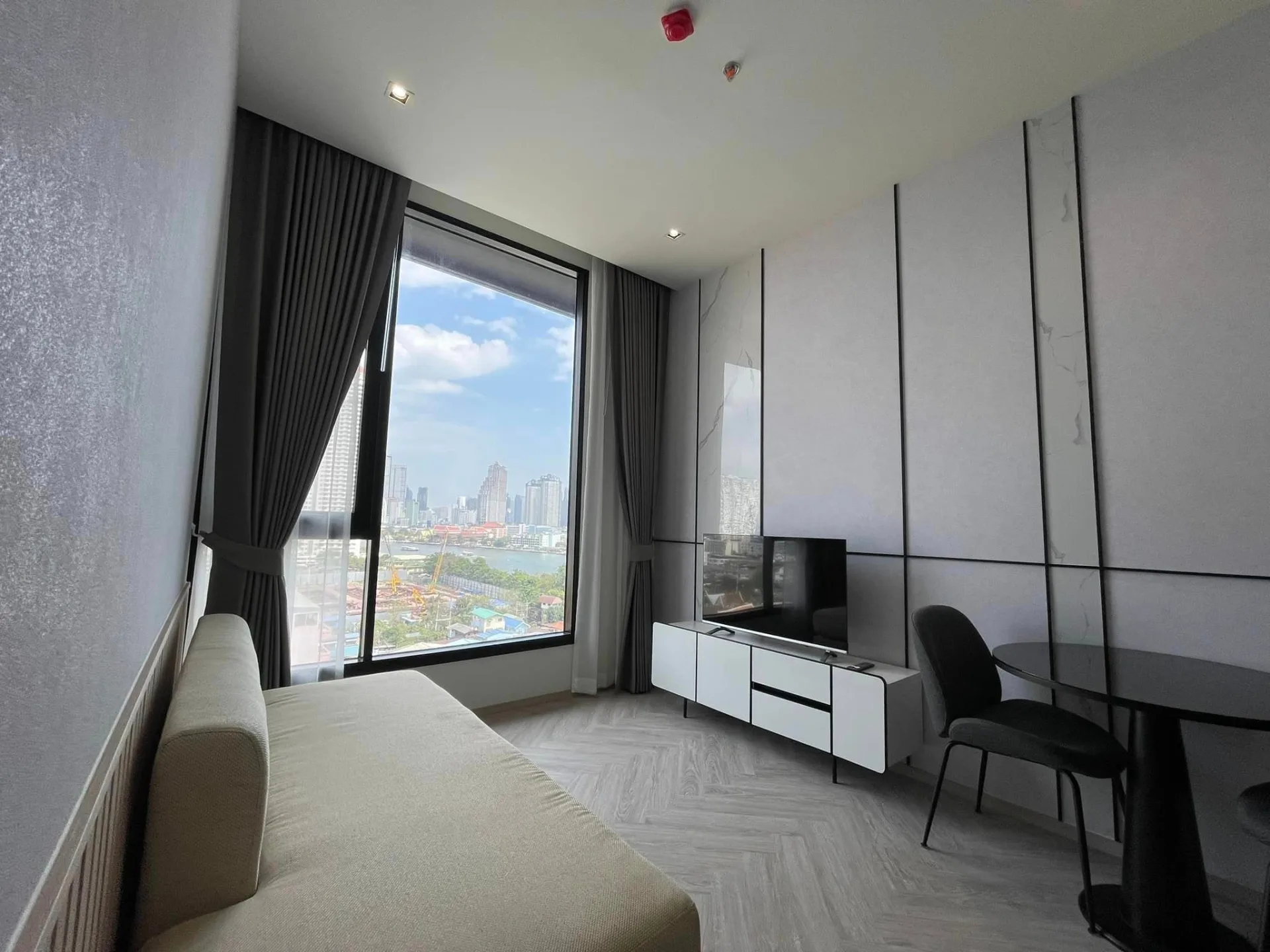 Property photos for Chapter Charoennakhorn-riverside