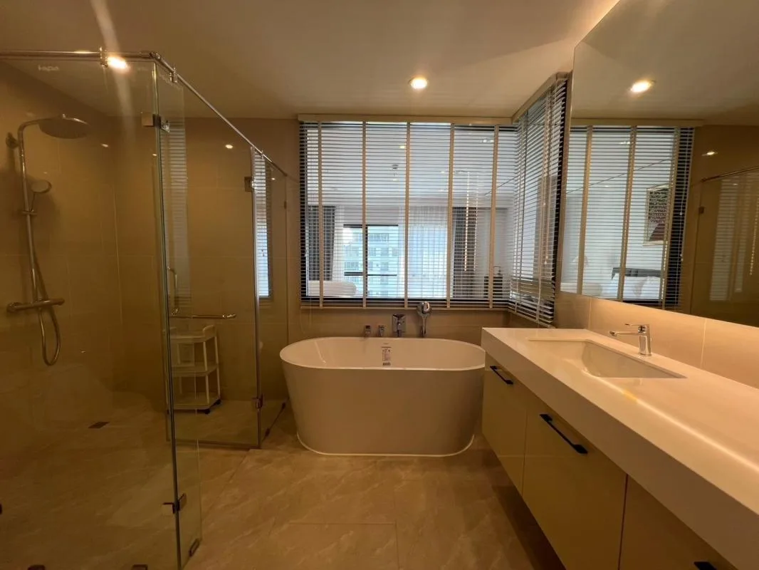 Property photos for Sathorn 111
