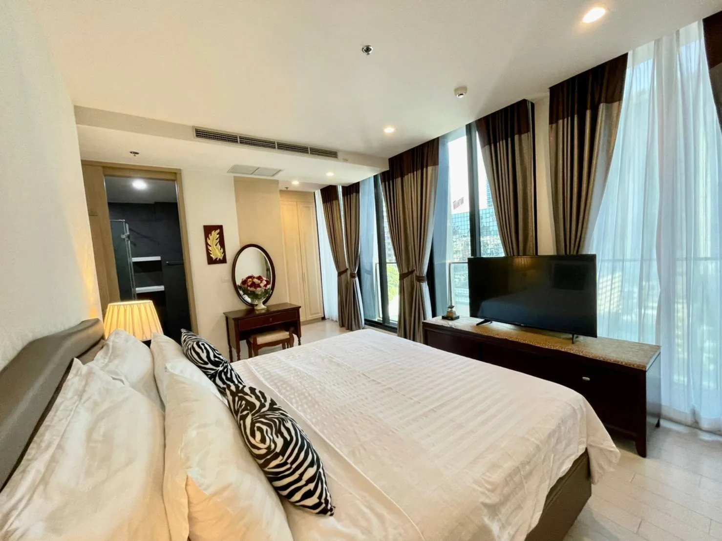 Property photos for Noble Ploenchit