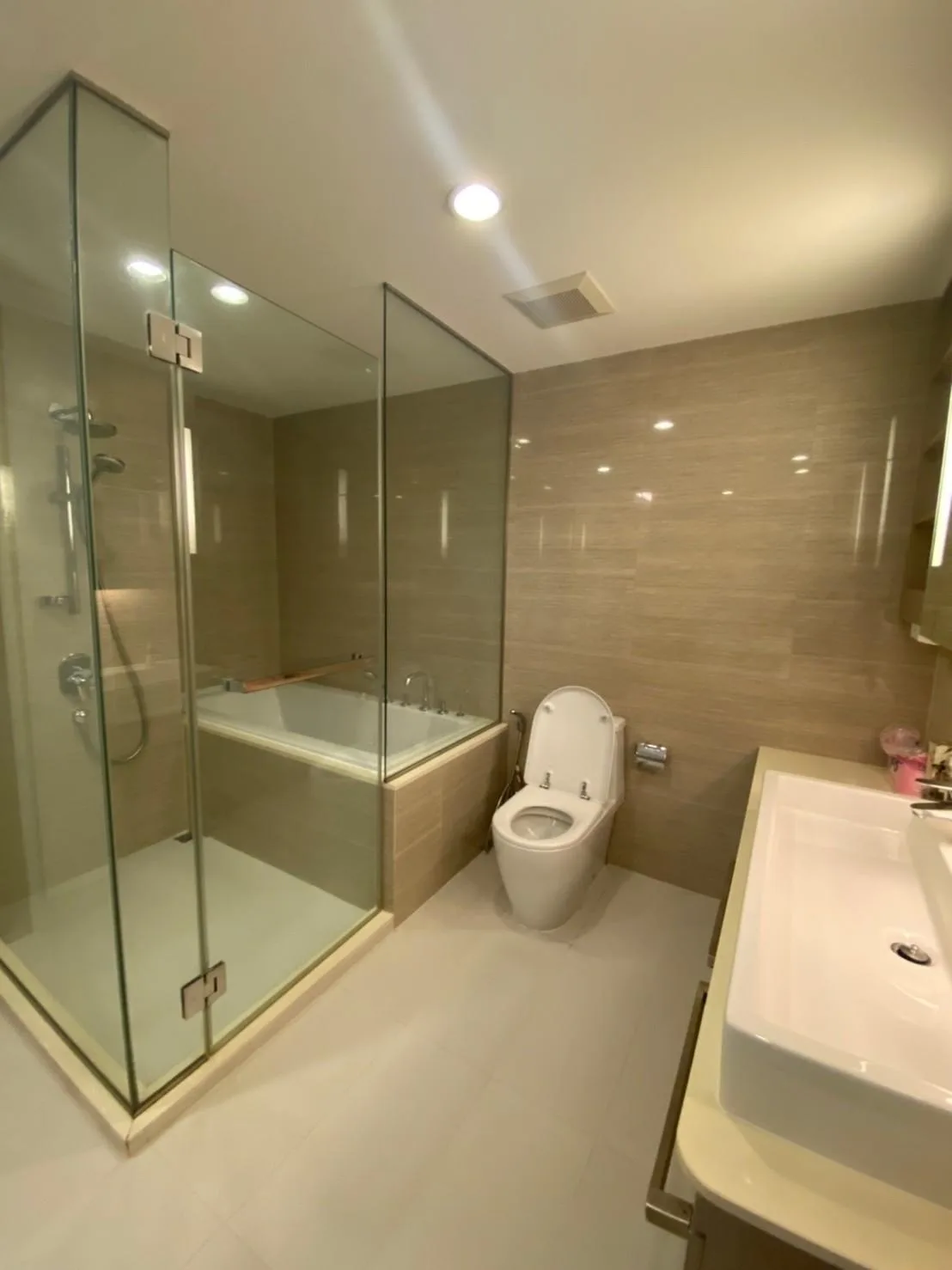 Property photos for Mode Sukhumvit 61