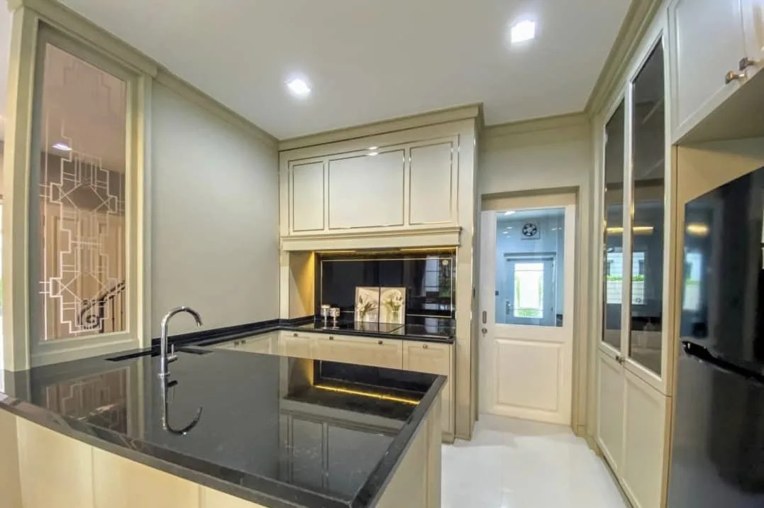 Property photos for Nantawan Ramintra-Paholyothin 50