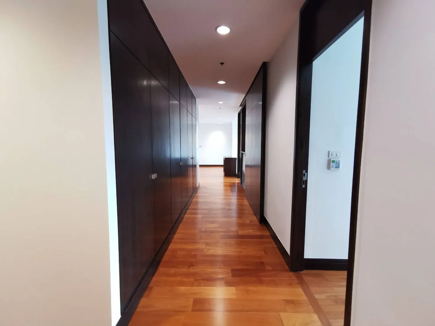 Property photos for Royal Residence Park