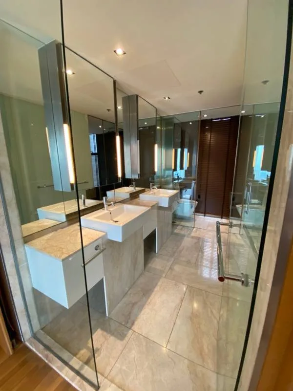 Property photos for The Met