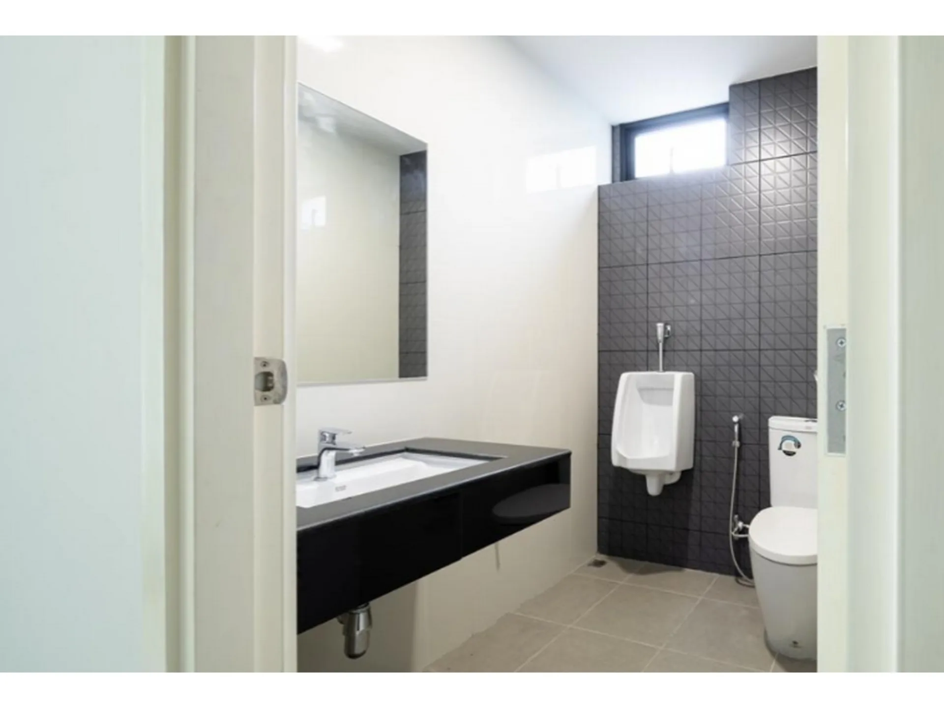 Property photos for Samyan Business Town-rama 4