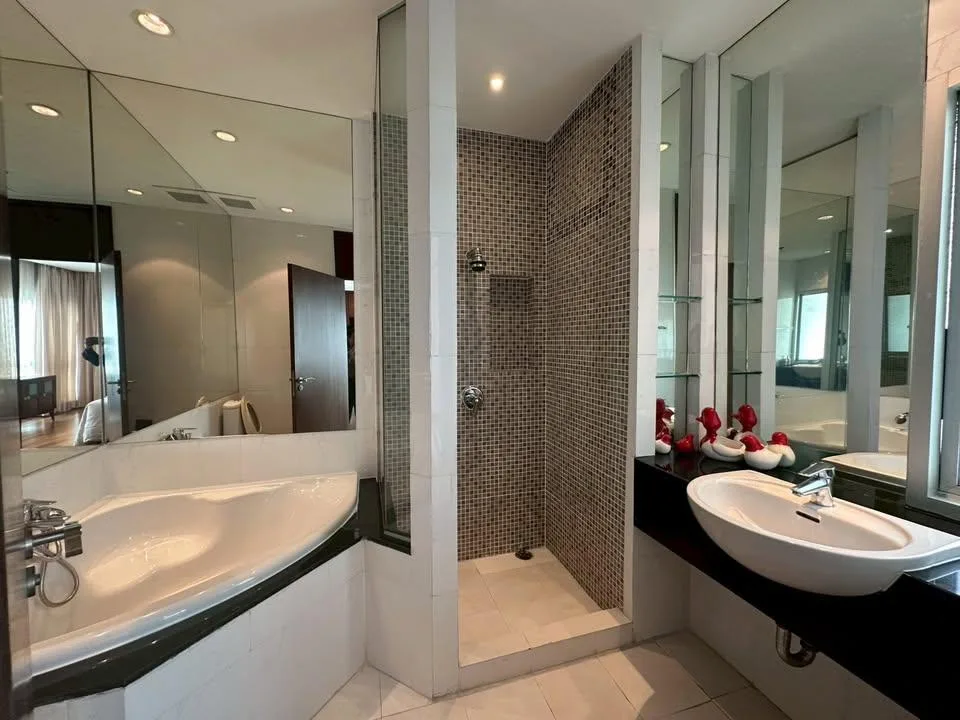 Property photos for Royal Residence Park