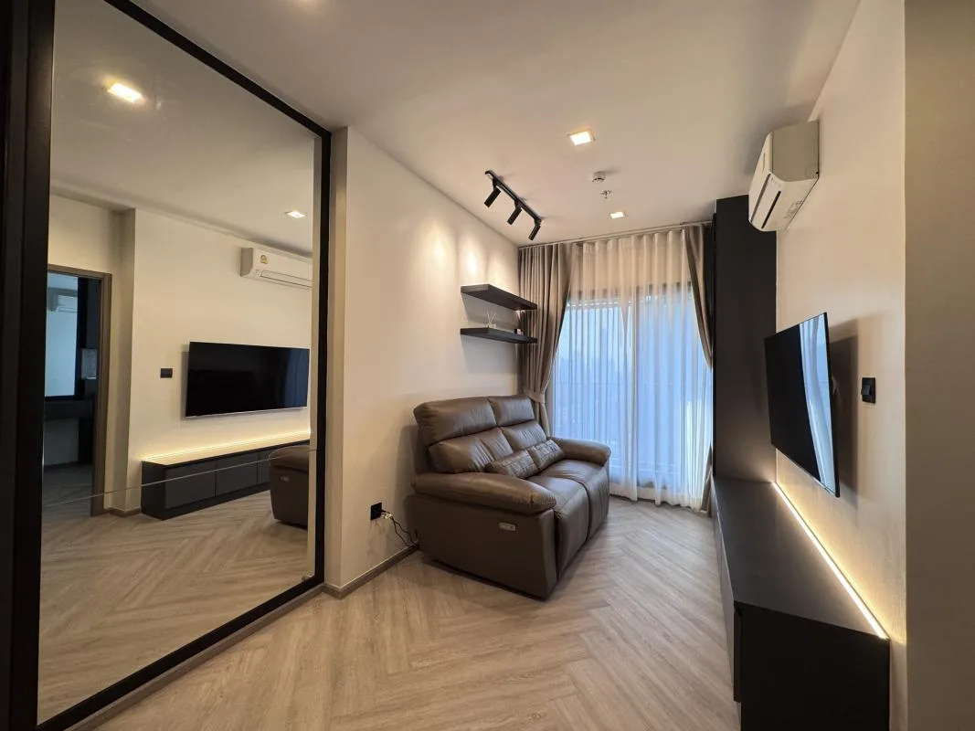 Property photos for Life Asoke Hype