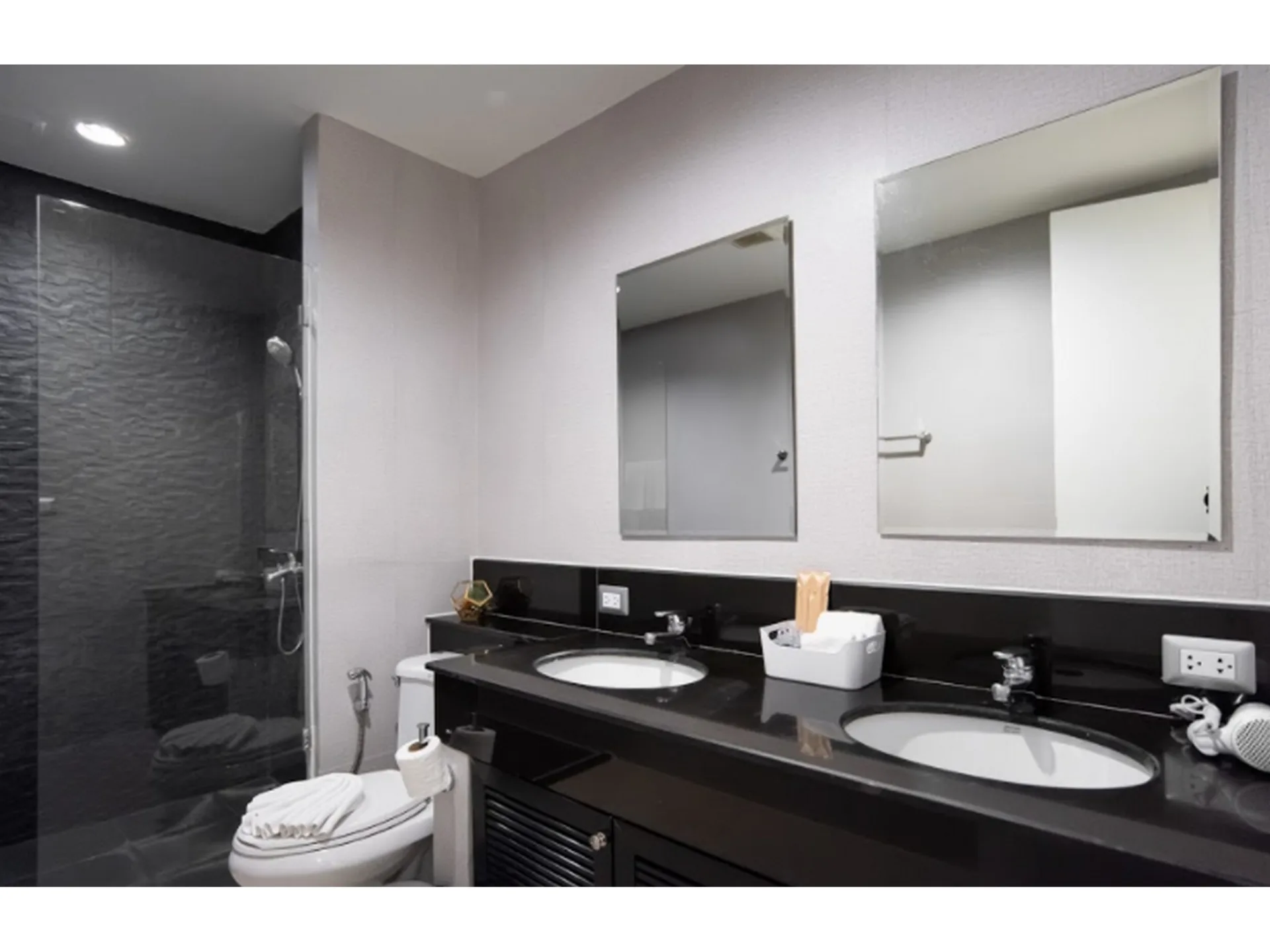 Property photos for Benviar Tonson Residence