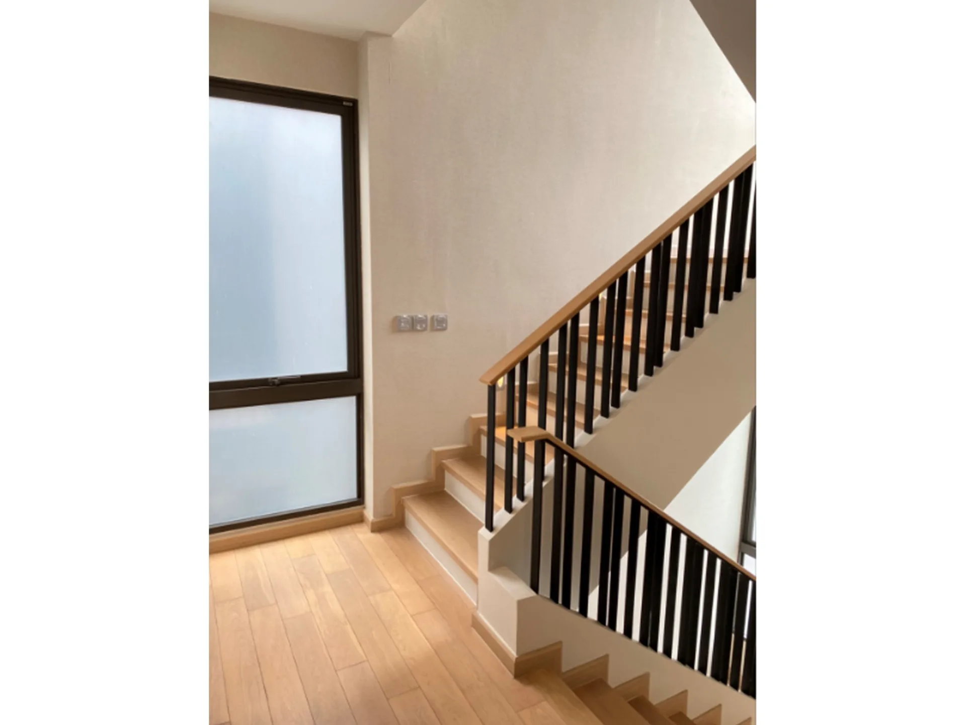 Property photos for Arna Ekamai