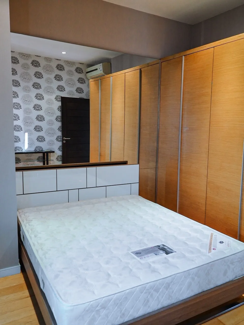 Property photos for Eight Thonglor Residence