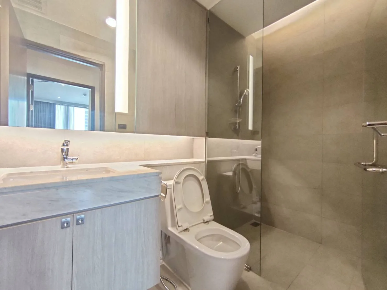 Property photos for Piya Residence 28 -30