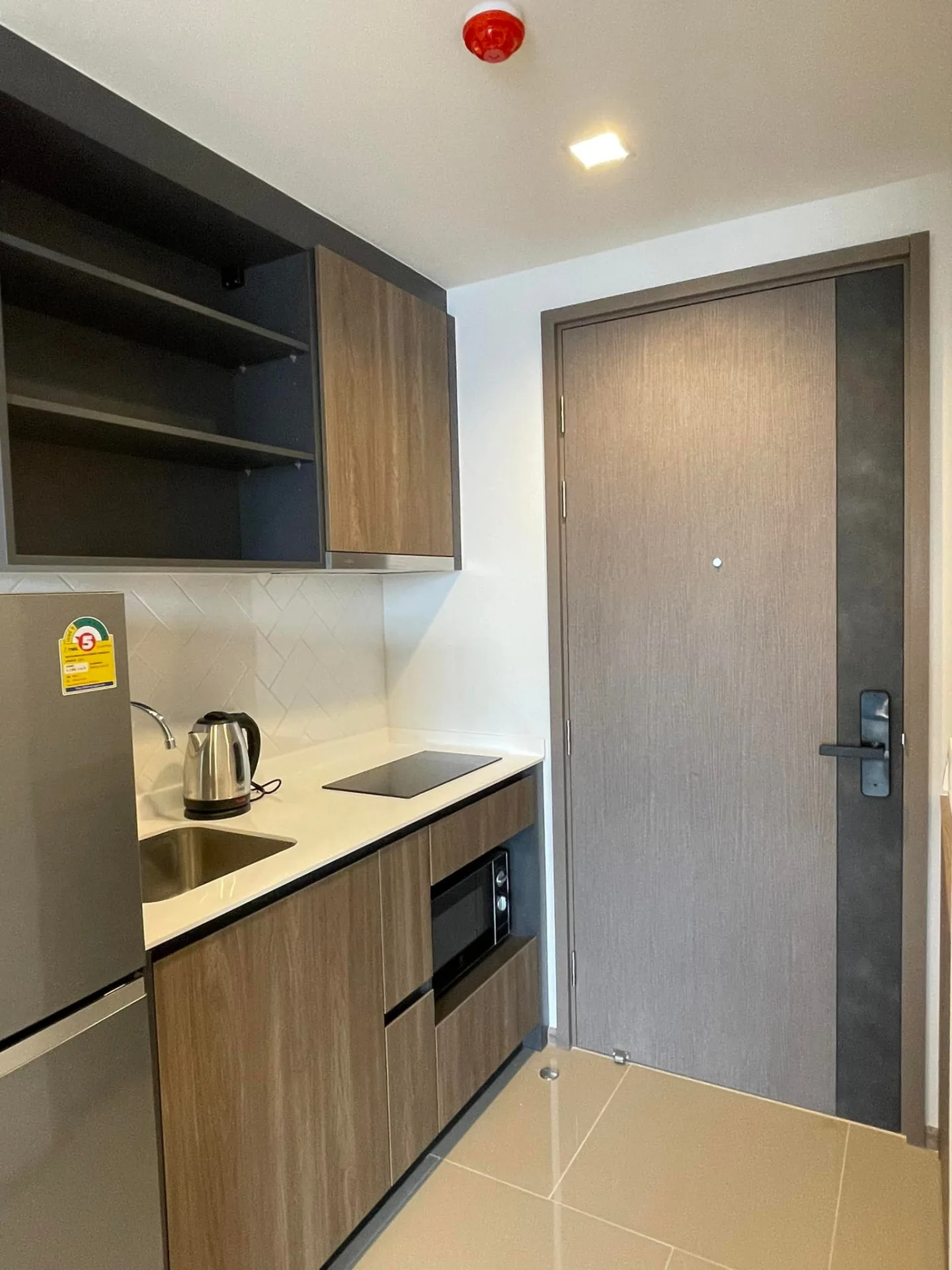 Property photos for THE LINE Phahonyothin Park