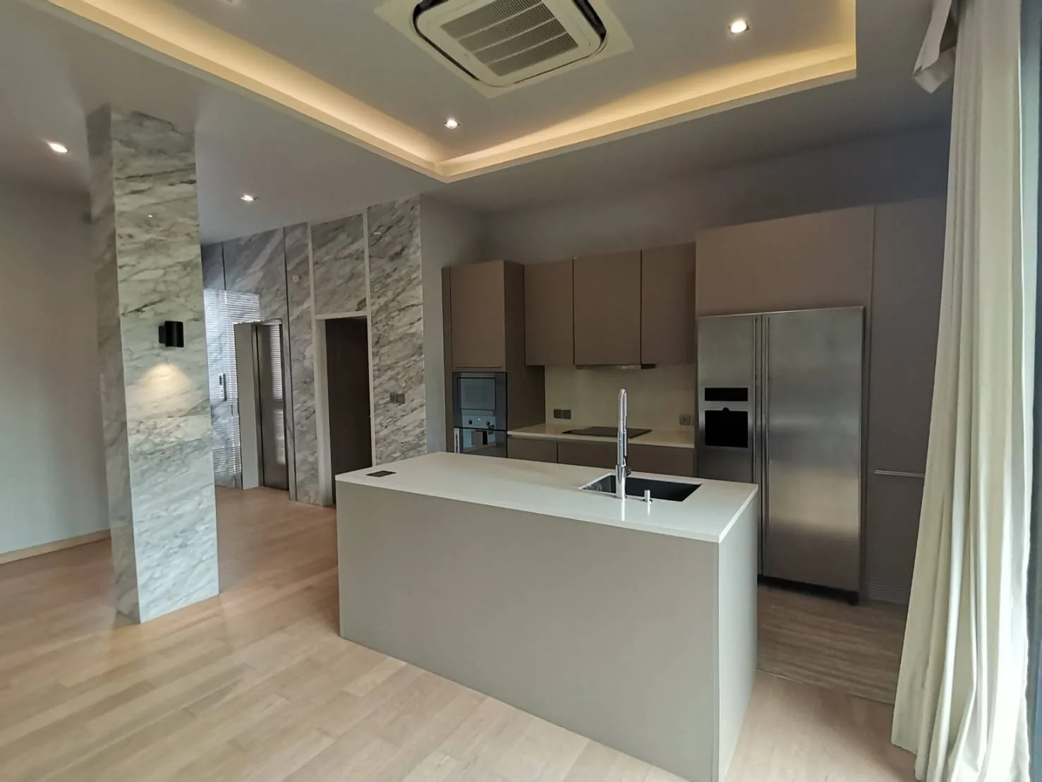 Property photos for Arna Ekamai