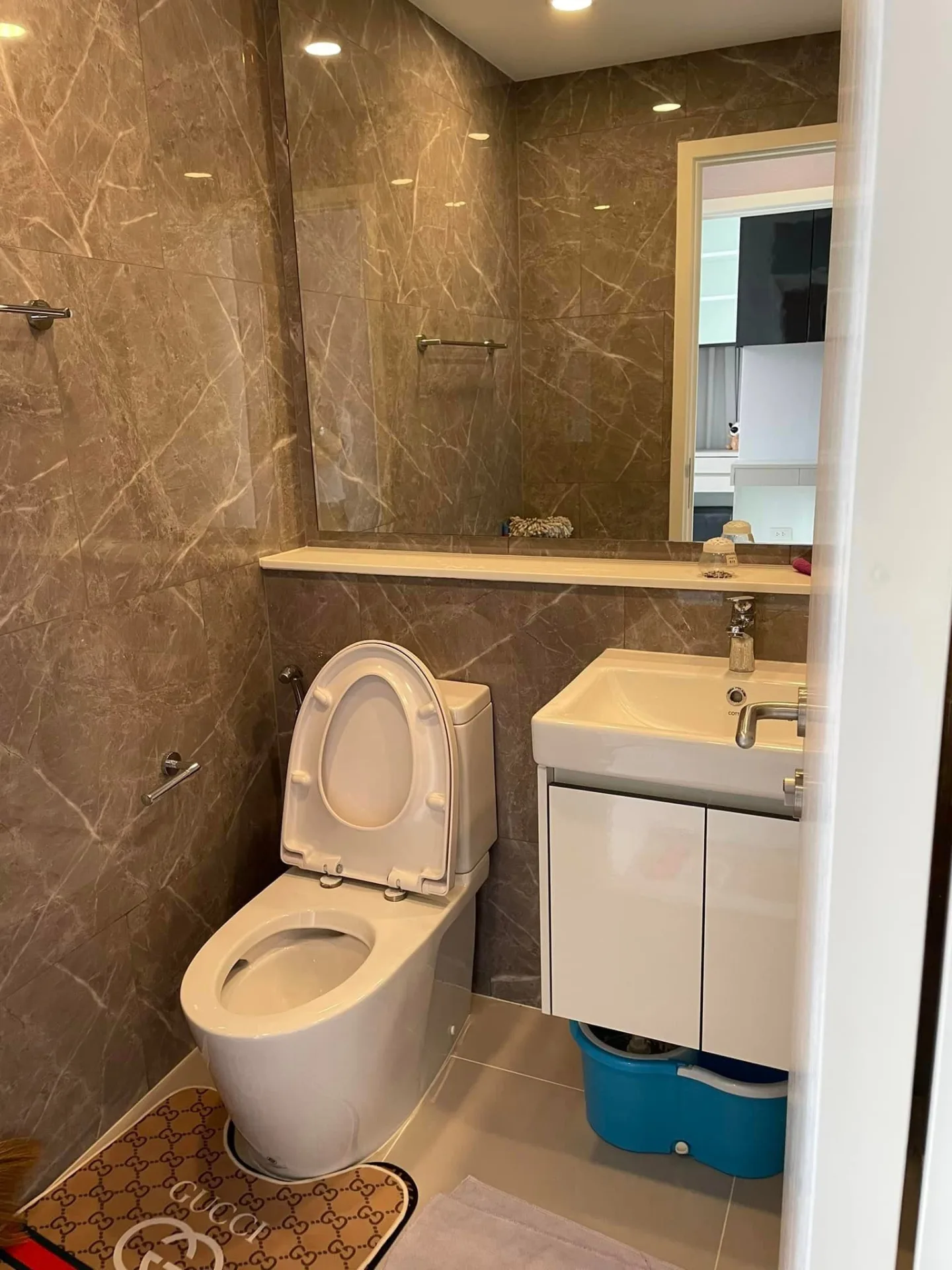 Property photos for Mazarine Ratchayothin