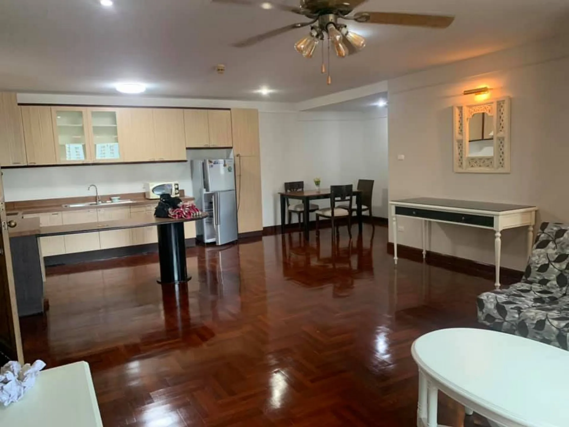 Property photos for Petch 9 Tower