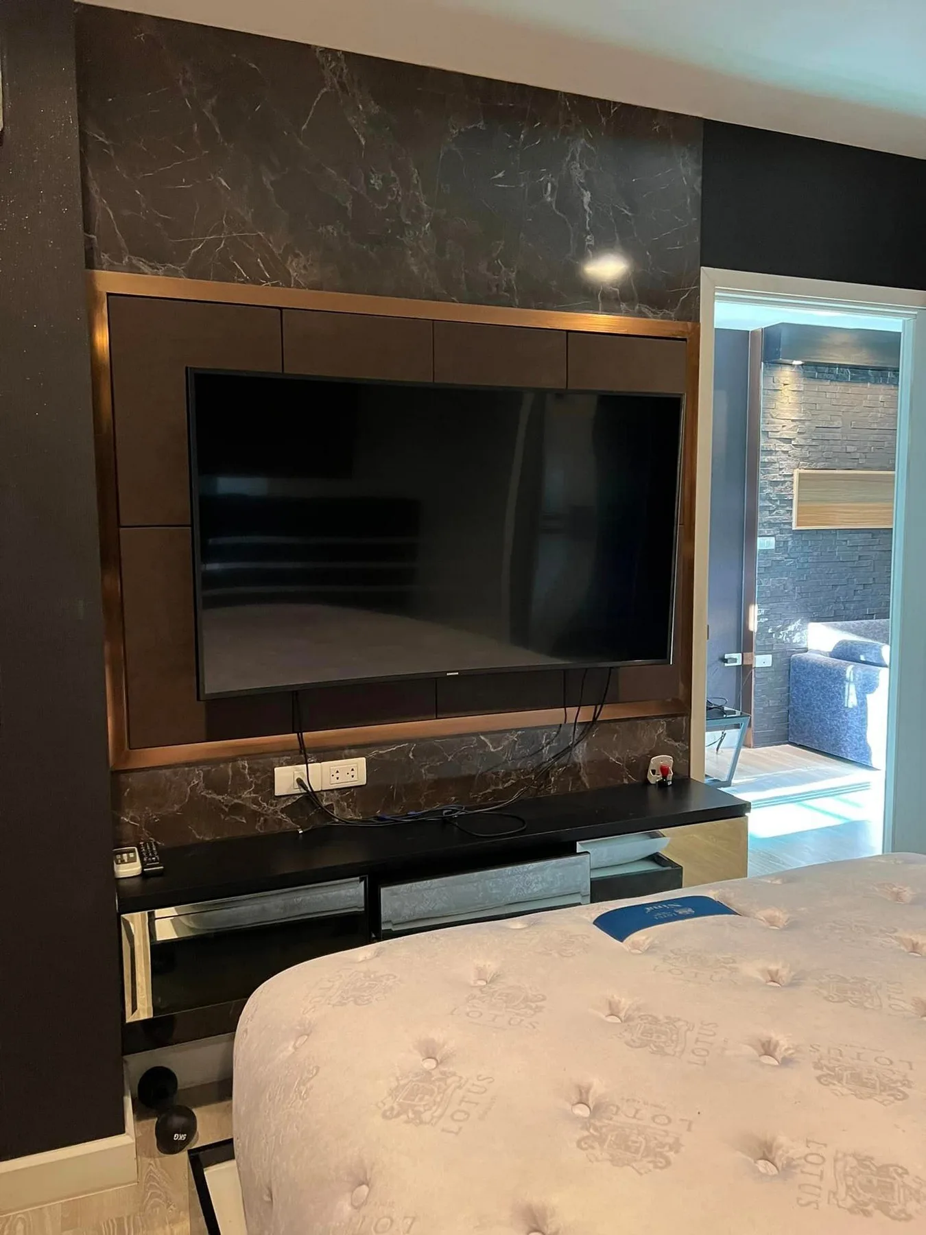 Property photos for Metro Luxe Kaset