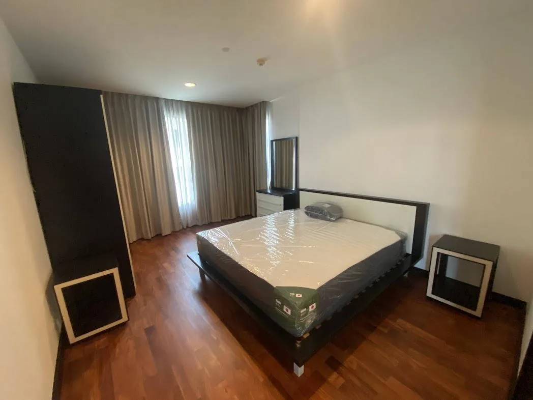 Property photos for Wilshire
