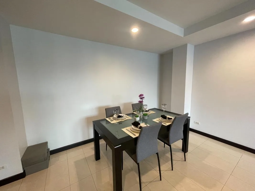 Property photos for Avenue 61