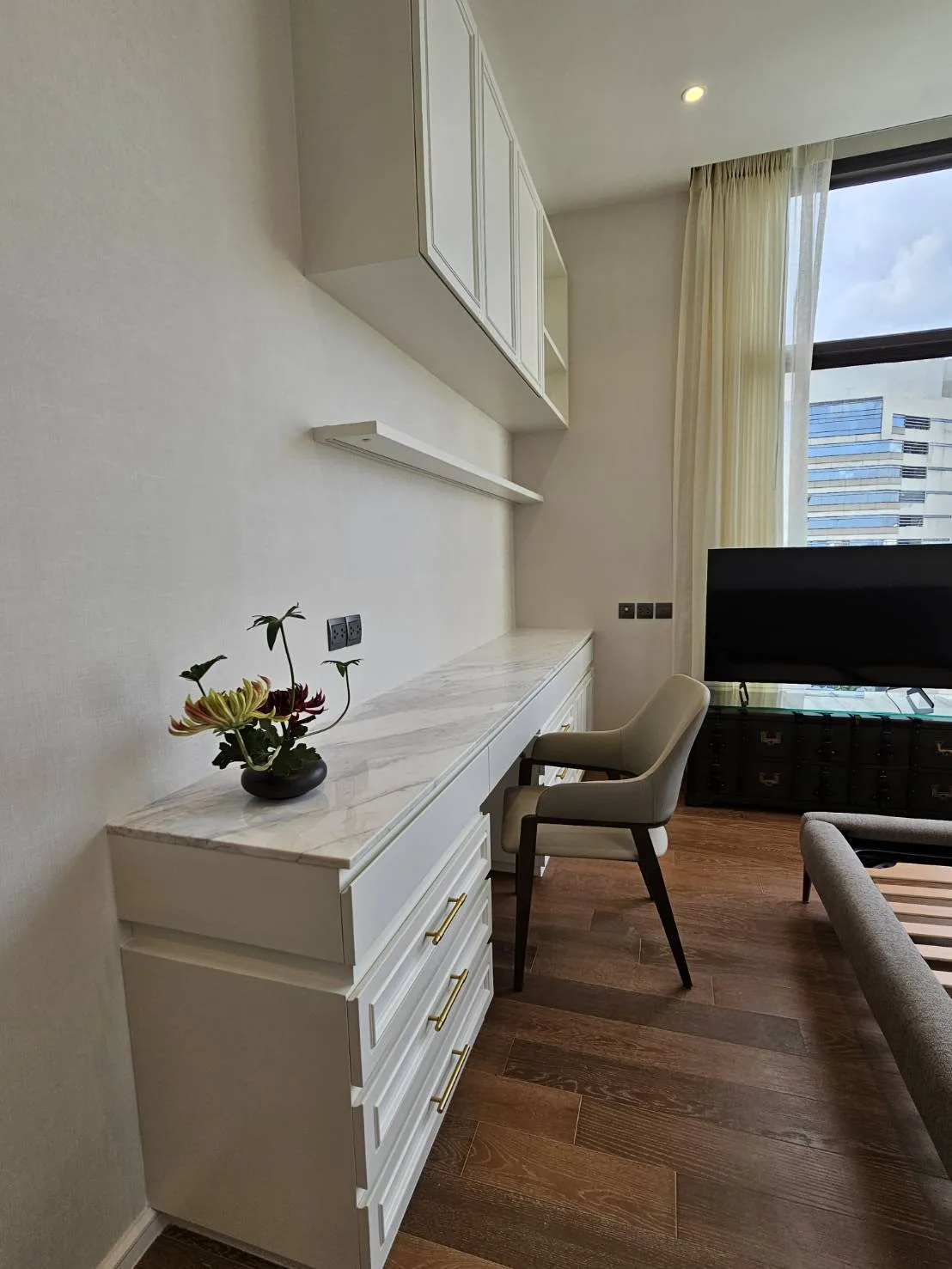Property photos for Muniq Langsuan
