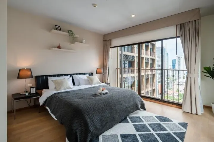 Property photos for Noble Refine