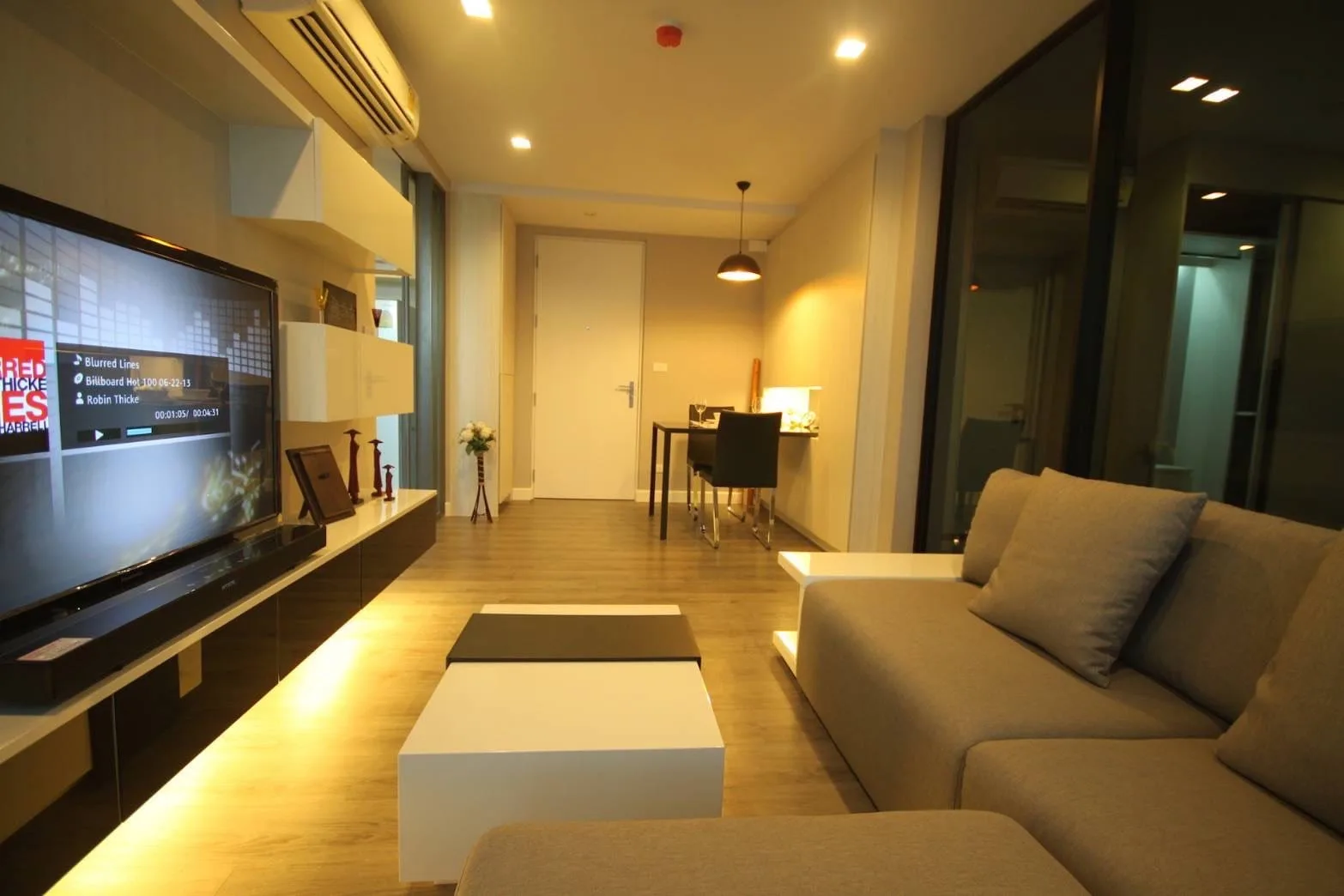Property photos for The Room Sukhumvit 40