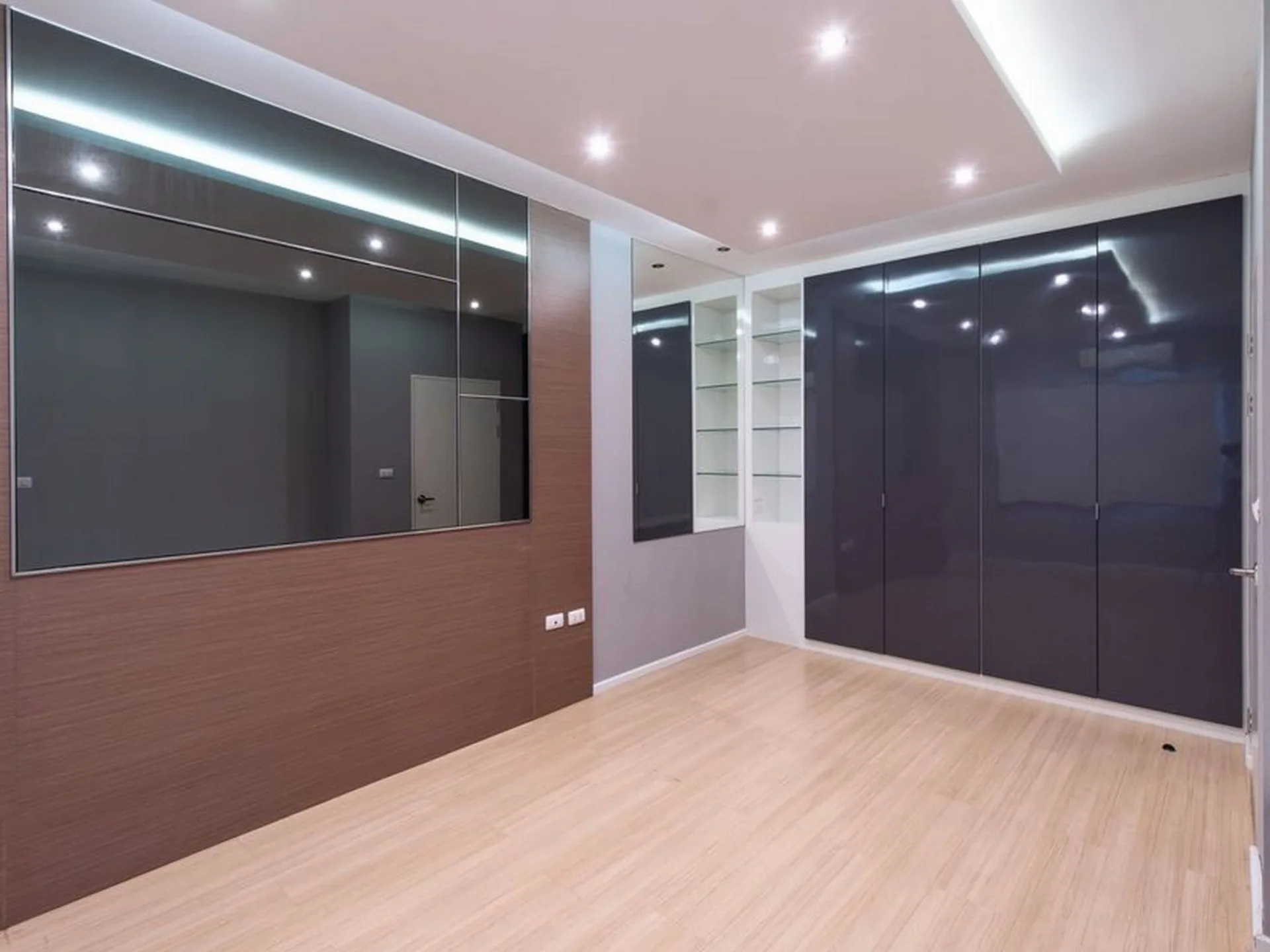 Property photos for Baan Klang Muang Sukhumvit 77