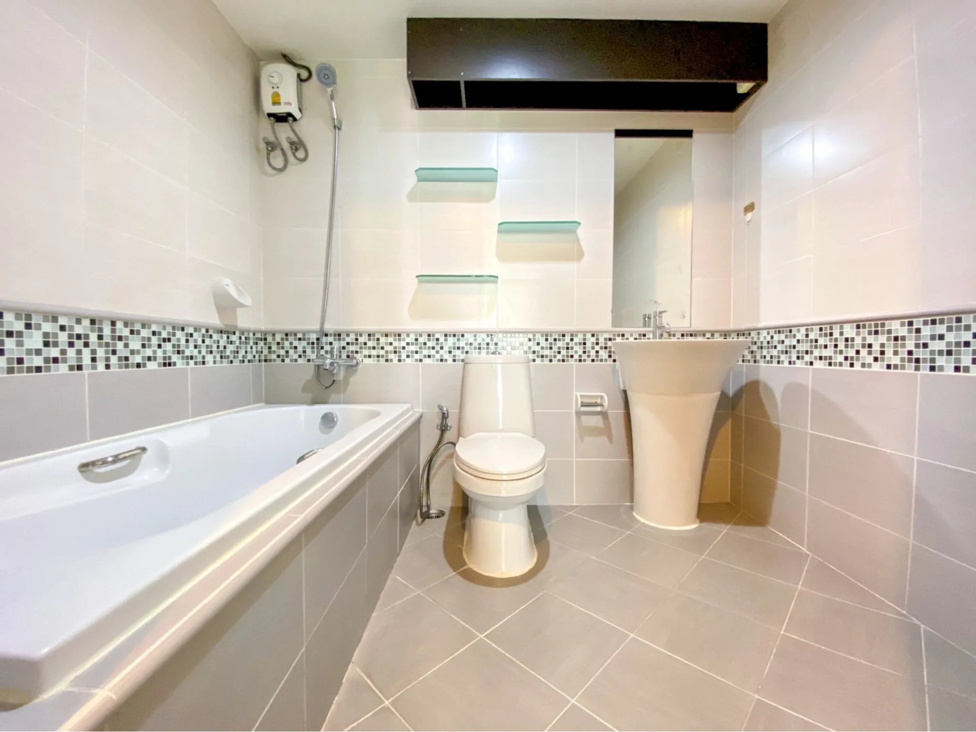 Property photos for The Waterford Sukhumvit 50 Onnut